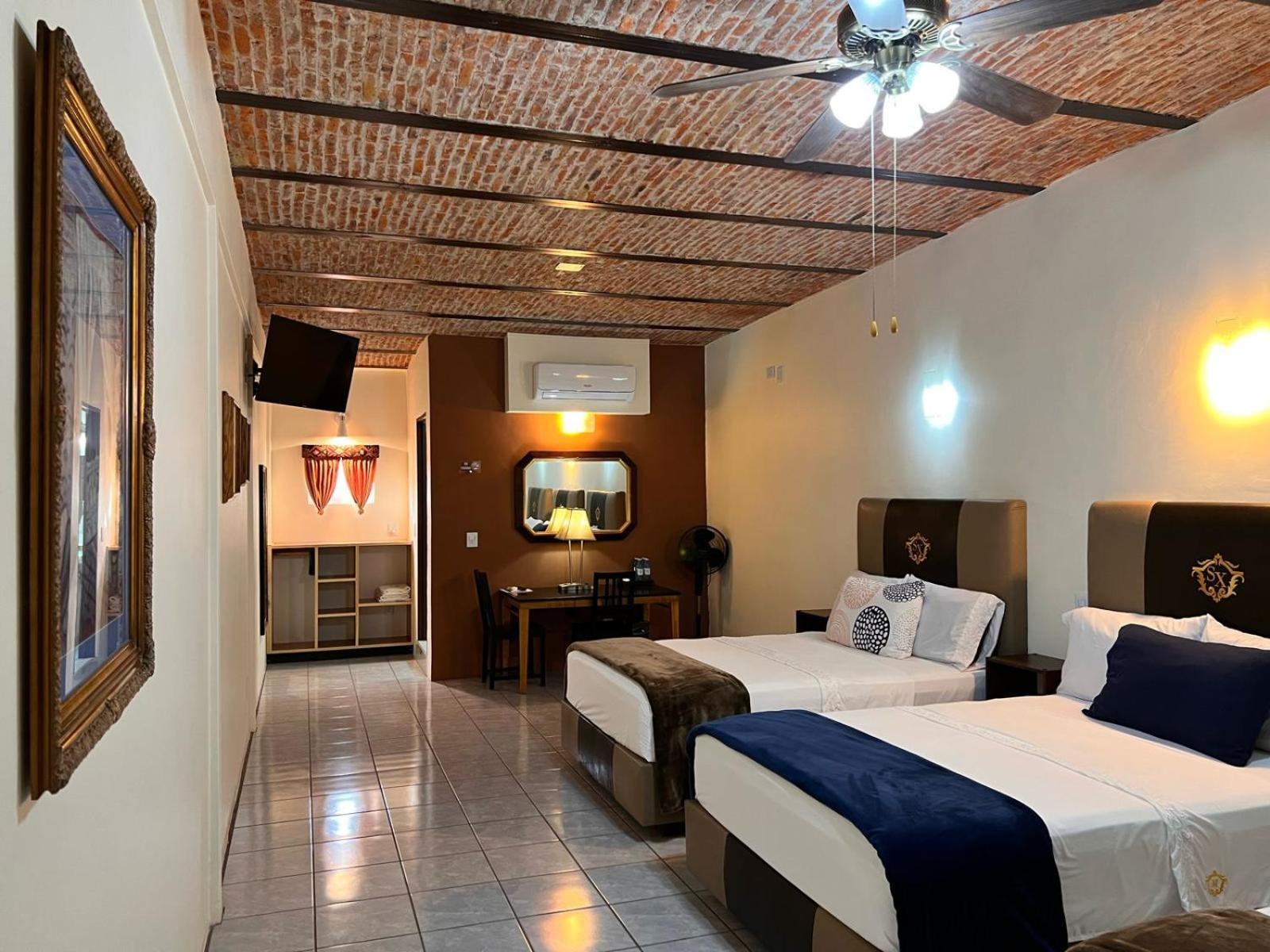 Hotel & Eventos Xalos Jalostotitlan Exterior photo